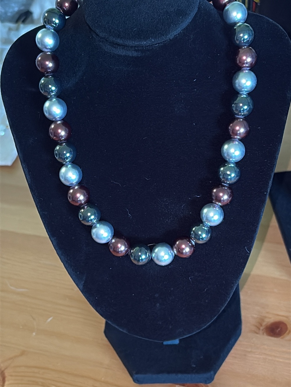 Multicolor Pearl Bead Necklace - Elegant Silver, Brown, and Green Tones